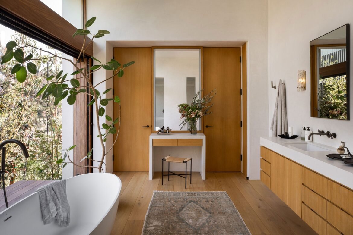 10 Best Towel Racks for 2024 Elevate Your Bathroom with Stylish Functionality 10 Best Towel Racks for 2024: Elevate Your Bathroom with Stylish Functionality